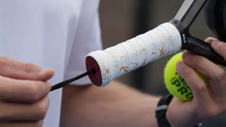 Mastering the padel volley: A beginner's guide to the basics